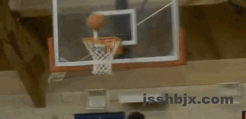 17岁赚了一百万美元，25岁被CBA裁员