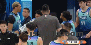 17岁赚了一百万美元，25岁被CBA裁员